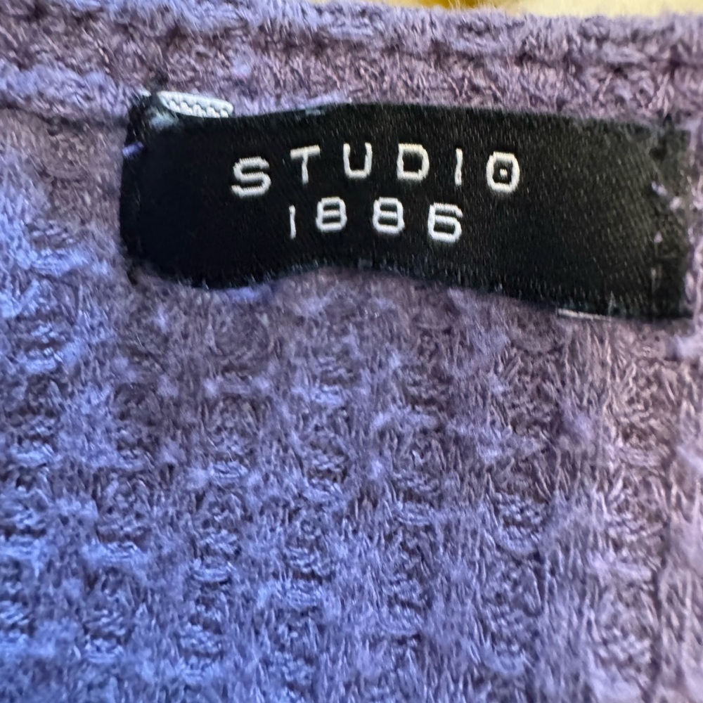 Fall Sweater 🍁 - Picture 2 of 4